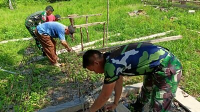 Demi Kelancaran Beribadah Masyarakat Perbatasan, Prajurit Satgas Yonarmed 16/TK Bantu Pembangunan Rumah Ibadah