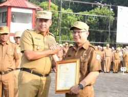 Tri Adhianto Kukuhkan Forum Kota Bekasi Sehat dan Serahkan Penghargaan