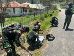 Karya Bhakti Satgas Mobile Raider 300 Siliwangi Bersama Warga Papua