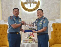 Perkuat Silaturahmi, Gubernur AAL Terima Kunjungan Kerja Danpuskopaska TNI AL