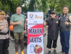 Sabtu Berbagi, Ditbinmas Polda Sulsel Bagikan Makan Gratis Untuk Masyarakat